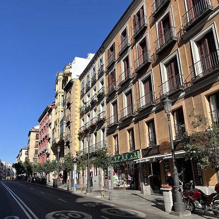 Dplace To Be - Luxury Apartment In Historic Center Madri Exterior foto