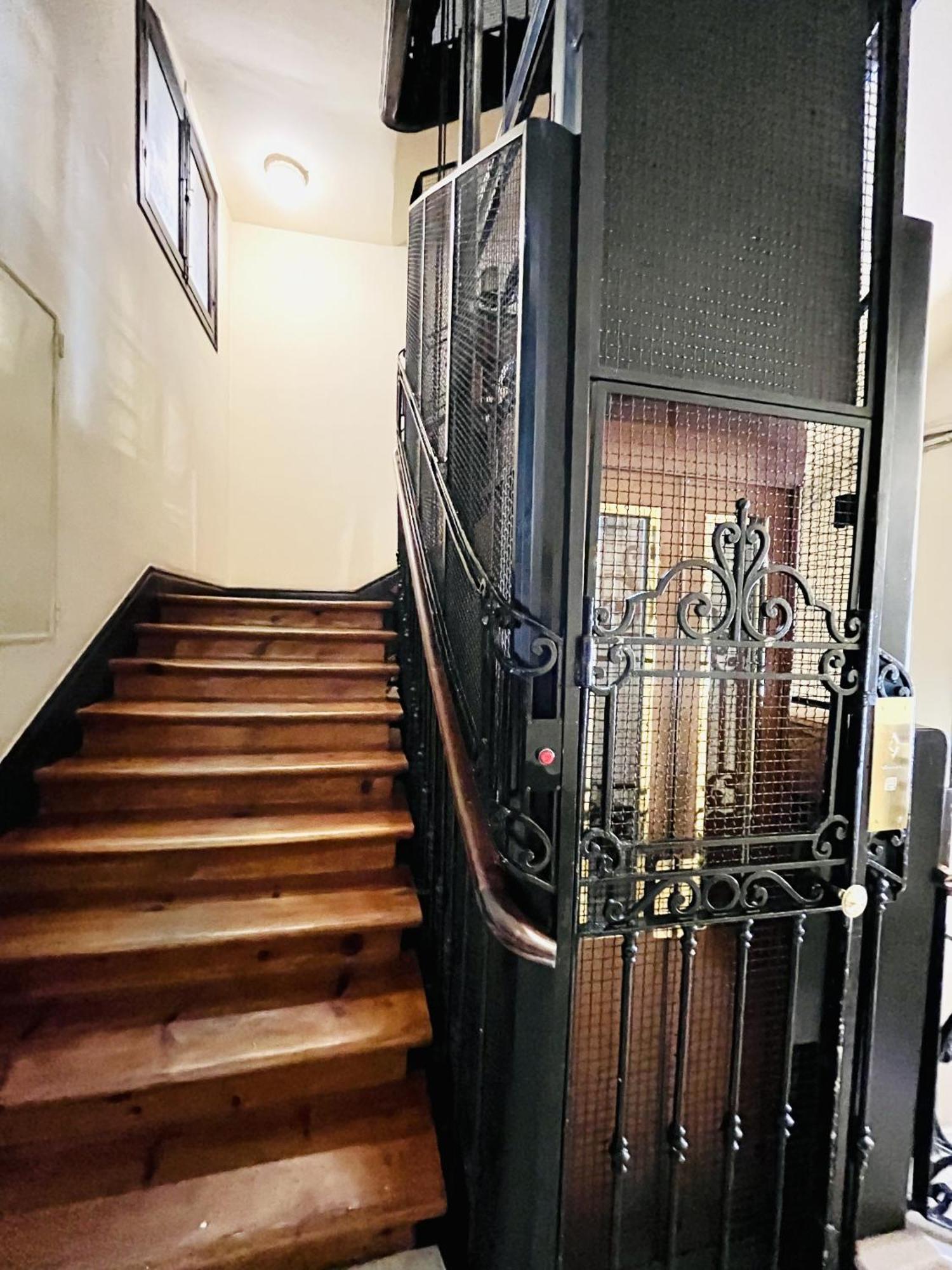Dplace To Be - Luxury Apartment In Historic Center Madri Exterior foto